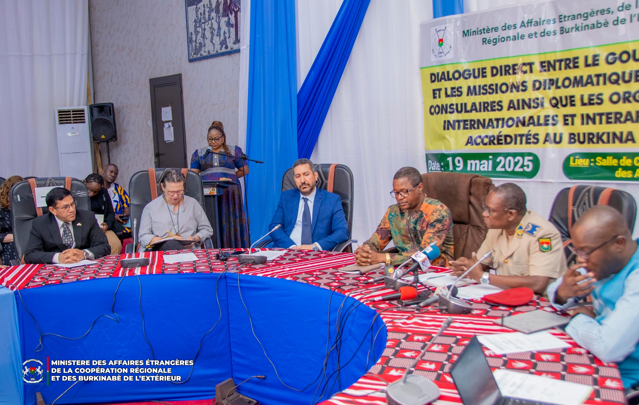 Situation nationale : des membres du Gouvernement échangent avec le Corps diplomatique accrédité au Burkina Faso
