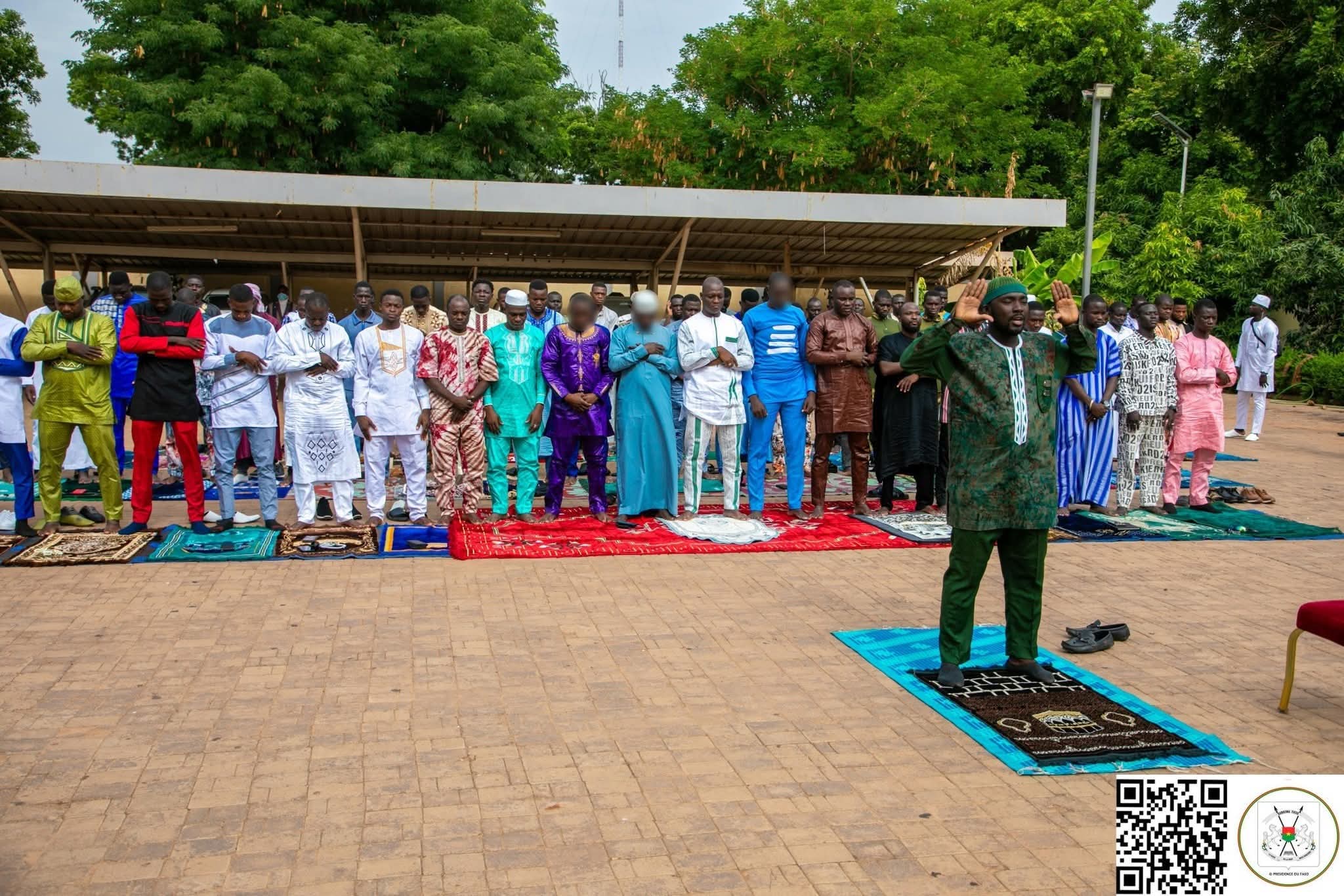 Prière de l’Aïd El Kébir : Le Président du Faso communie avec les soldats