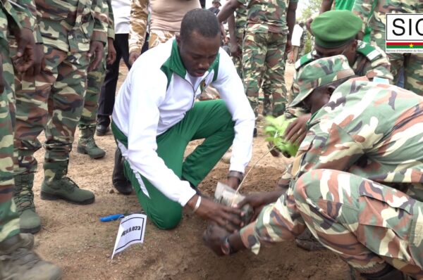 7e Journée Nationale de l’Arbre : Le Président du Faso lance les bosquets à plantes médicinales à Banguessom 