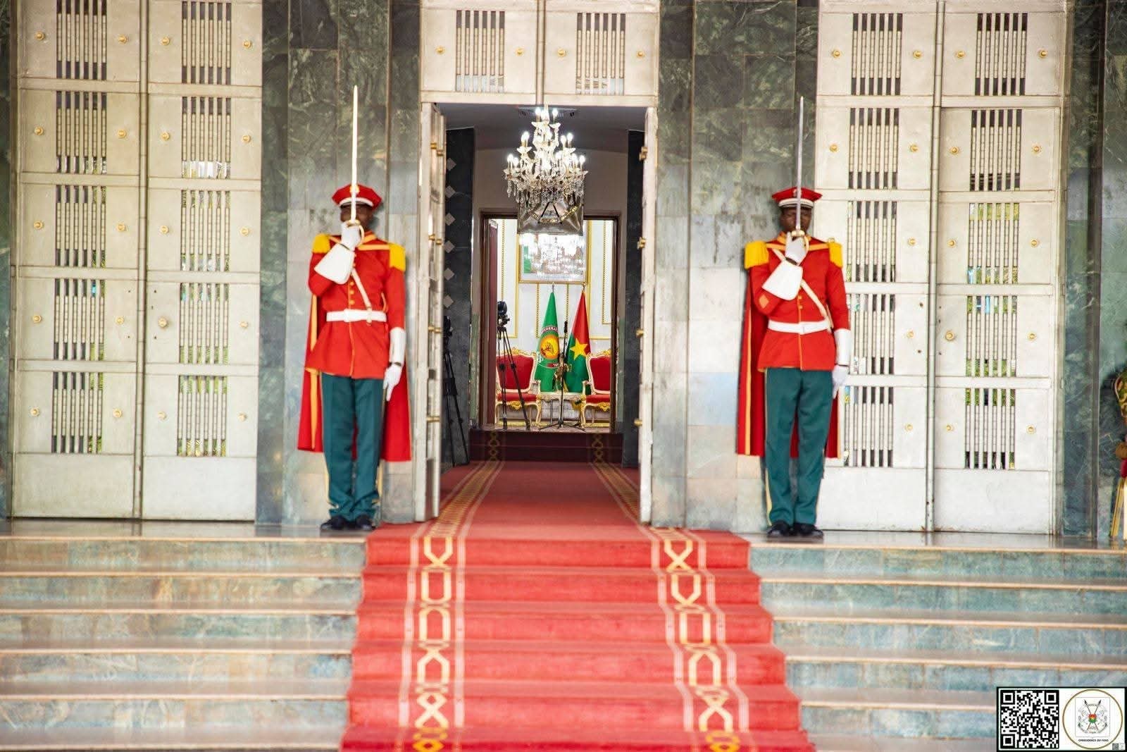PRÉSIDENCE DU FASO : Matinée de présentation de lettres de créance : tapis rouge pour huit (8) #Ambassadeurs