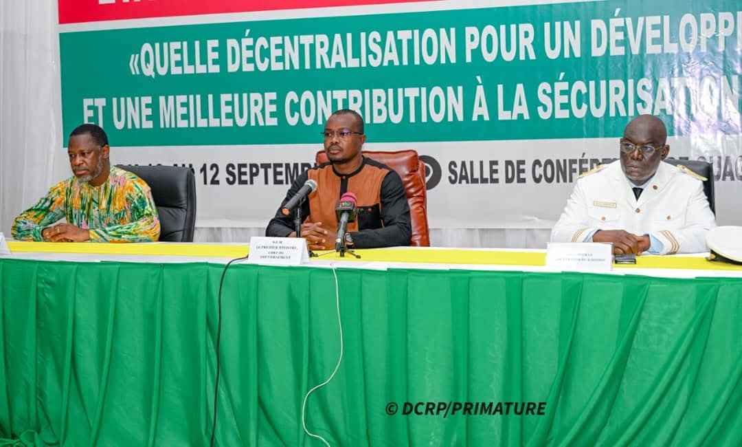 E𝐭𝐚𝐭𝐬 𝐠éné𝐫𝐚𝐮𝐱 𝐝𝐞 𝐥𝐚 𝐝é𝐜𝐞𝐧𝐭𝐫𝐚𝐥𝐢𝐬𝐚𝐭𝐢𝐨𝐧 : 𝐮𝐧𝐞 𝐠𝐨𝐮𝐯𝐞𝐫𝐧𝐚𝐧𝐜𝐞 𝐥𝐨𝐜𝐚𝐥𝐞 𝐞𝐟𝐟𝐢𝐜𝐚𝐜𝐞 𝐞𝐧 𝐥𝐢𝐠𝐧𝐞 𝐝𝐞 𝐦𝐢𝐫𝐞  ‎