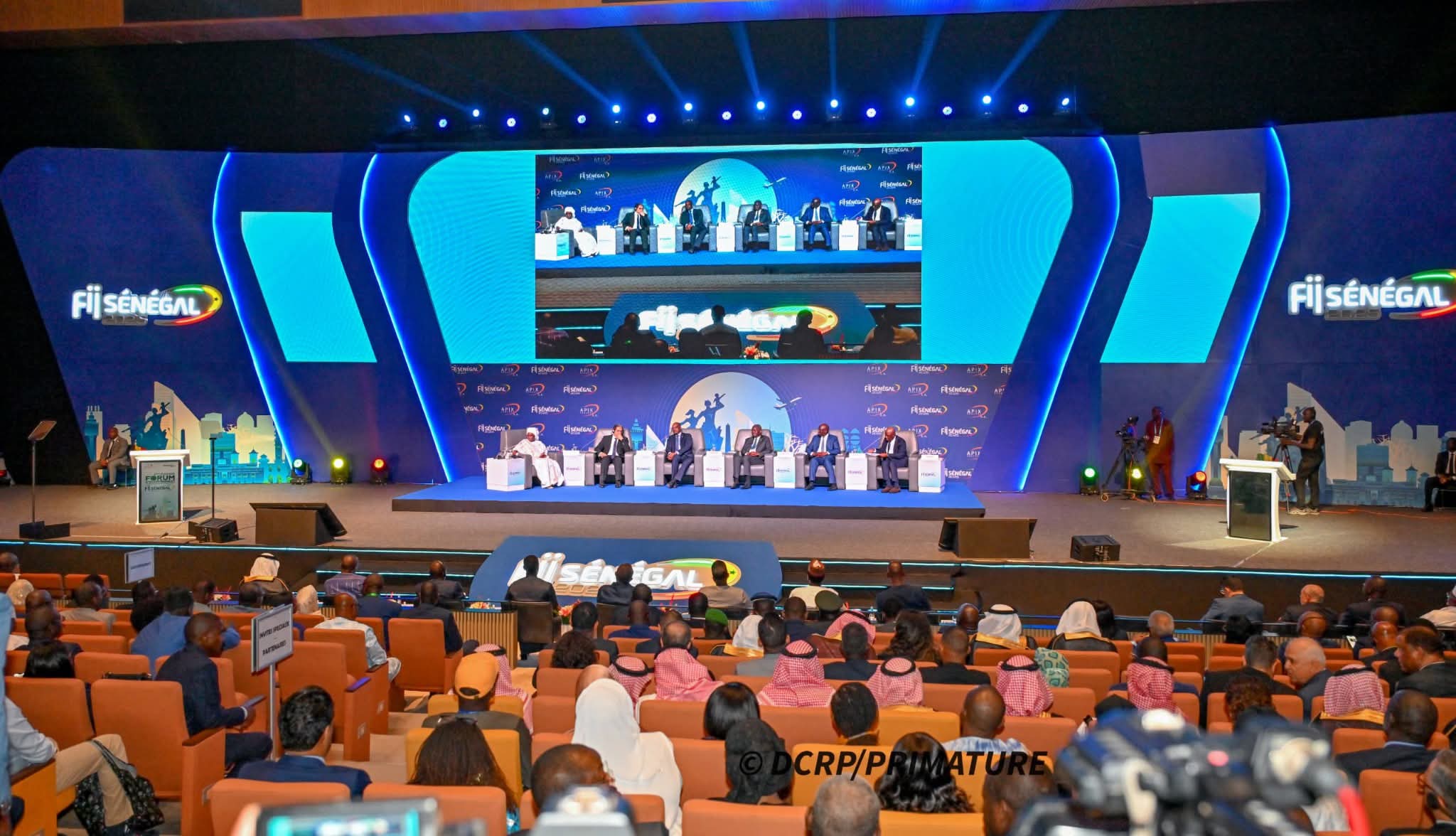 𝐅𝐨𝐫𝐮𝐦 𝐈𝐧𝐯𝐞𝐬𝐭 𝐈𝐧 𝐒é𝐧é𝐠𝐚𝐥 : 𝐥𝐞 𝐏𝐫𝐞𝐦𝐢𝐞𝐫 𝐦𝐢𝐧𝐢𝐬𝐭𝐫𝐞 𝐝é𝐜𝐨𝐫𝐭𝐢𝐪𝐮𝐞 𝐥𝐚 𝐫𝐞𝐜𝐨𝐦𝐩𝐨𝐬𝐢𝐭𝐢𝐨𝐧 𝐠é𝐨𝐩𝐨𝐥𝐢𝐭𝐢𝐪𝐮𝐞 
