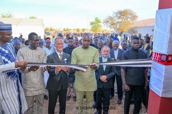 𝐅𝐈𝐋𝐎 𝟐𝟎𝟐𝟓 : 𝐜é𝐥é𝐛𝐫𝐞𝐫 𝐥𝐞 𝐥𝐢𝐯𝐫𝐞 𝐩𝐨𝐮𝐫 𝐫𝐞𝐧𝐟𝐨𝐫𝐜𝐞𝐫 𝐥’𝐢𝐝𝐞𝐧𝐭𝐢𝐭é 𝐞𝐭 𝐥𝐚 𝐬𝐨𝐮𝐯𝐞𝐫𝐚𝐢𝐧𝐞𝐭é