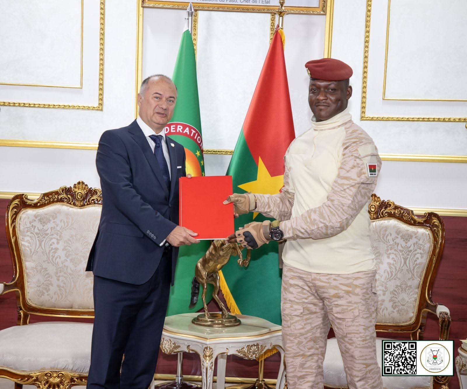 PRÉSENTATION DE LETTRES DE CRÉANCE