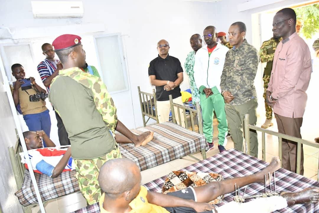 A l’orée du nouvel an : une délégation gouvernementale, porteuse d’un message aux FDS, VDP et blessés de guerre du Djôrô