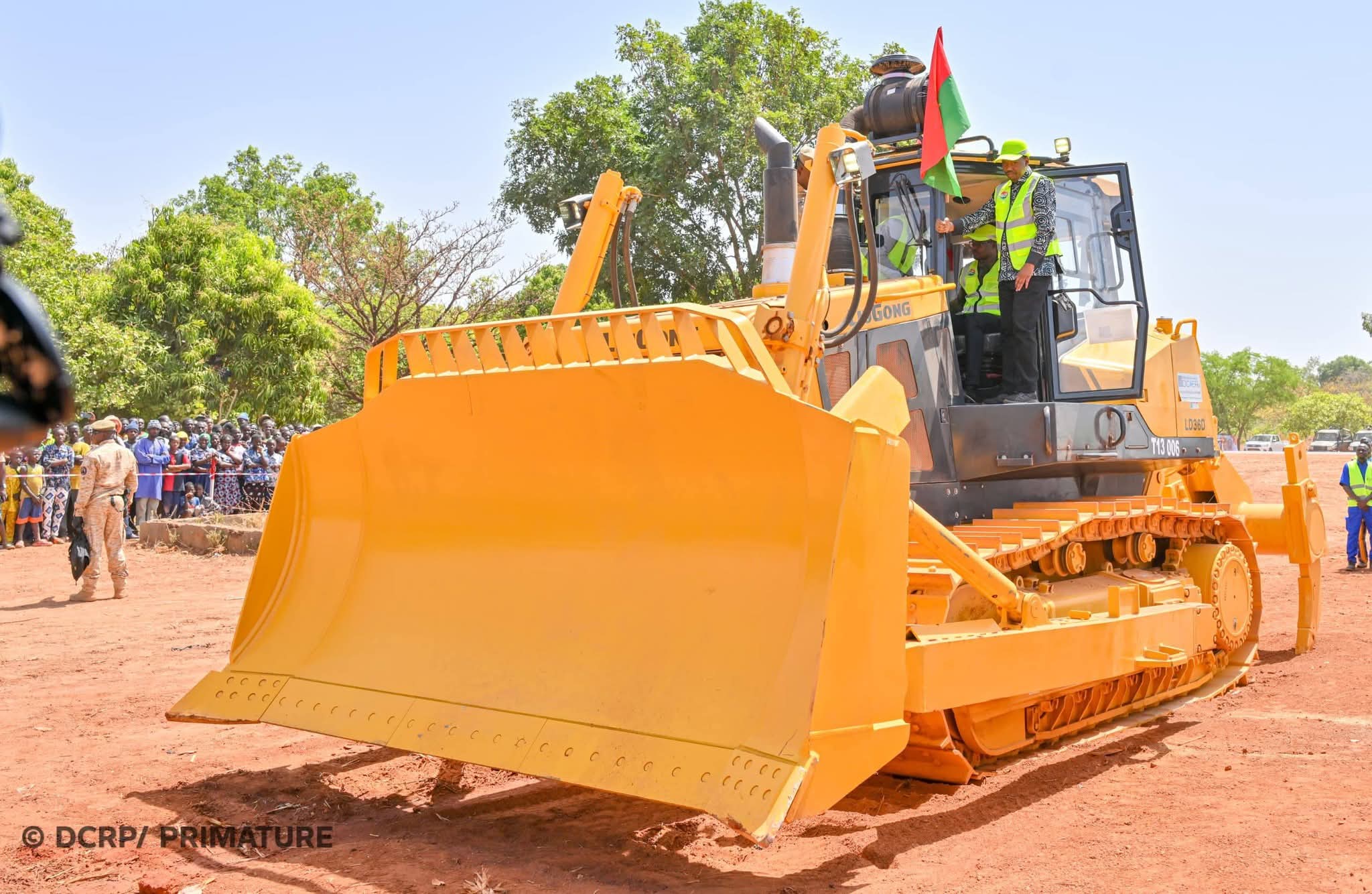 𝐈𝐧𝐟𝐫𝐚𝐬𝐭𝐫𝐮𝐜𝐭𝐮𝐫𝐞𝐬 𝐫𝐨𝐮𝐭𝐢è𝐫𝐞𝐬 : 𝐥𝐞 𝐏𝐫𝐞𝐦𝐢𝐞𝐫 𝐦𝐢𝐧𝐢𝐬𝐭𝐫𝐞 𝐥𝐚𝐧𝐜𝐞 𝐥𝐞𝐬 𝐭𝐫𝐚𝐯𝐚𝐮𝐱 𝐝𝐞𝐬 𝐭𝐫𝐨𝐧ç𝐨𝐧𝐬 𝐁𝐨𝐛𝐨-𝐁𝐚𝐧𝐟𝐨𝐫𝐚 𝐞𝐭 𝐁𝐚𝐧𝐟𝐨𝐫𝐚-𝐎𝐫𝐨𝐝𝐚𝐫𝐚  ‎