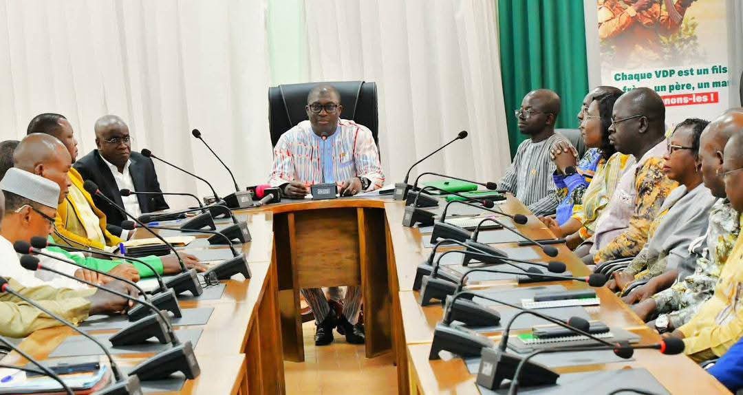 Dialogue social : Le Ministre Mathias TRAORE met fin à un litige vieux de 24 ans entre SITARAIL et ses ex-travailleurs