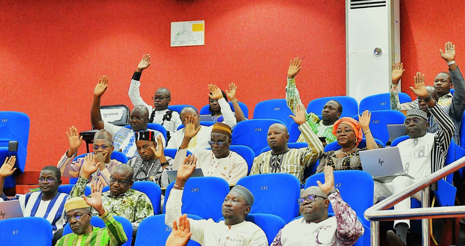 Code du travail au Burkina Faso : Le projet de loi adopté par les députés de l’Assemblée législative du Peuple