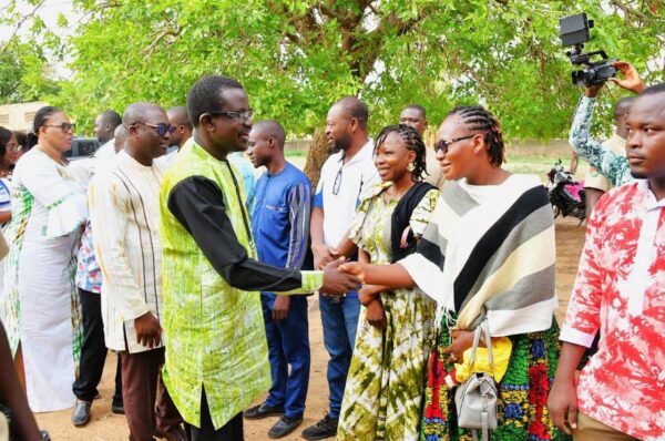 Les Serviteurs du Peuple à l&rsquo;honneur : Le Ministre Mathias TRAORE salue l&rsquo;engagement et le sacrifice du corps enseignant à Manga